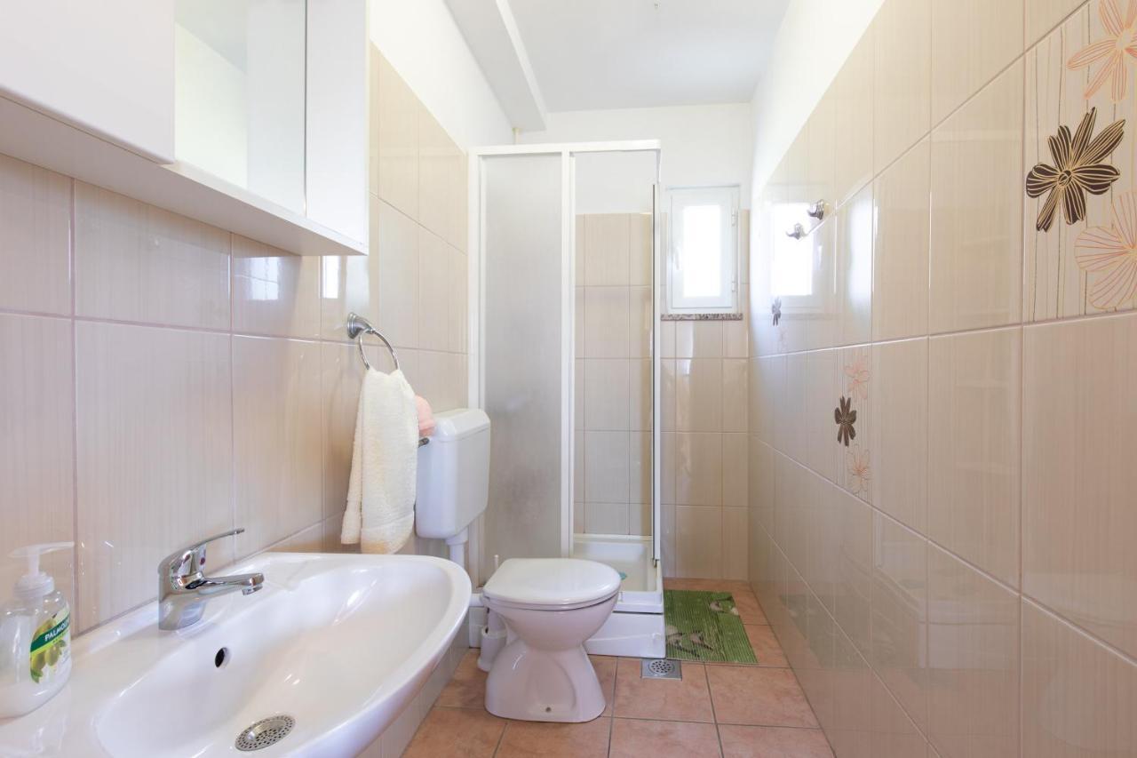 1-Bedroom Apartment In Krk - Steps From The Beach! Krk Town Kültér fotó