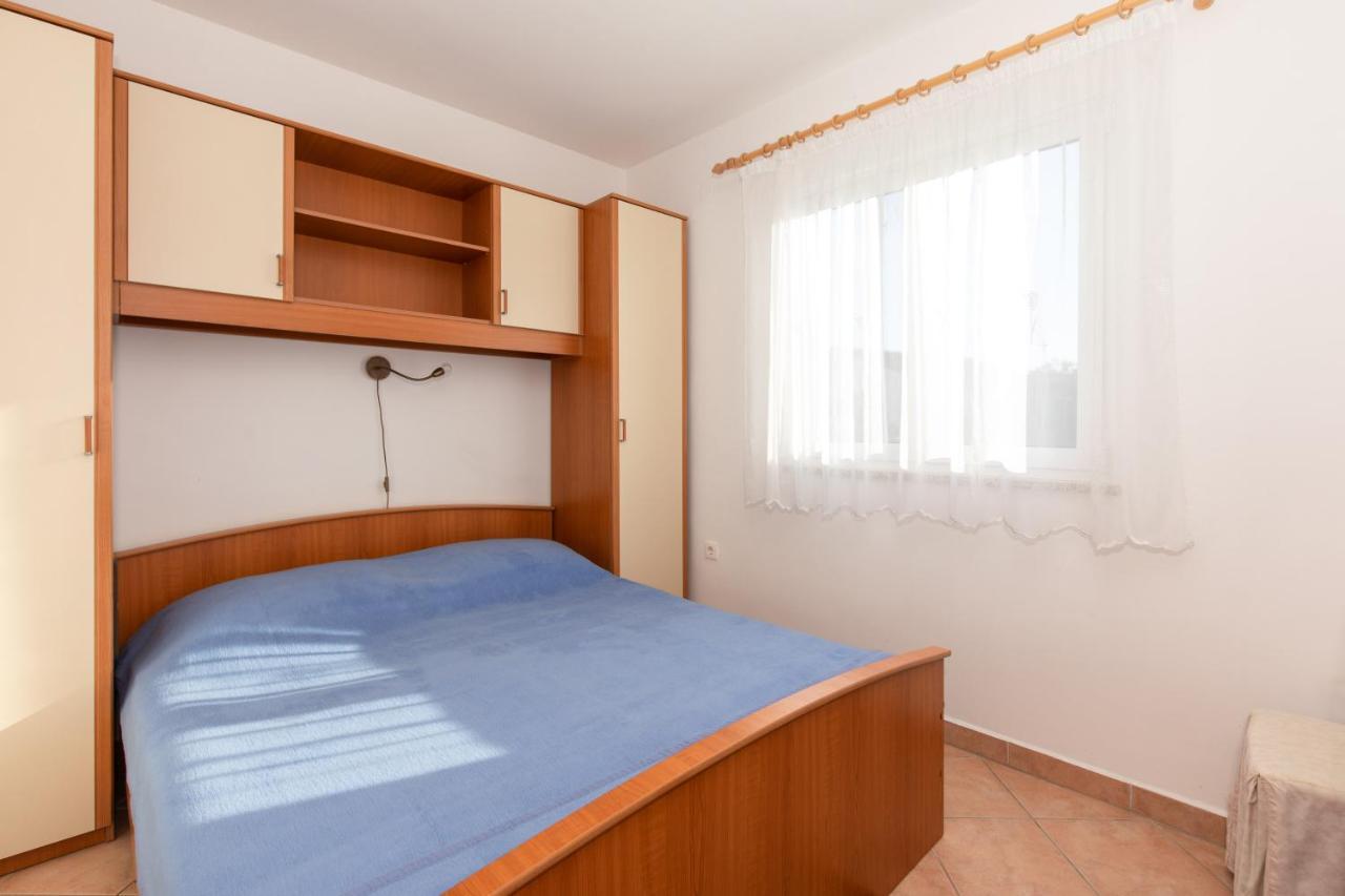 1-Bedroom Apartment In Krk - Steps From The Beach! Krk Town Kültér fotó